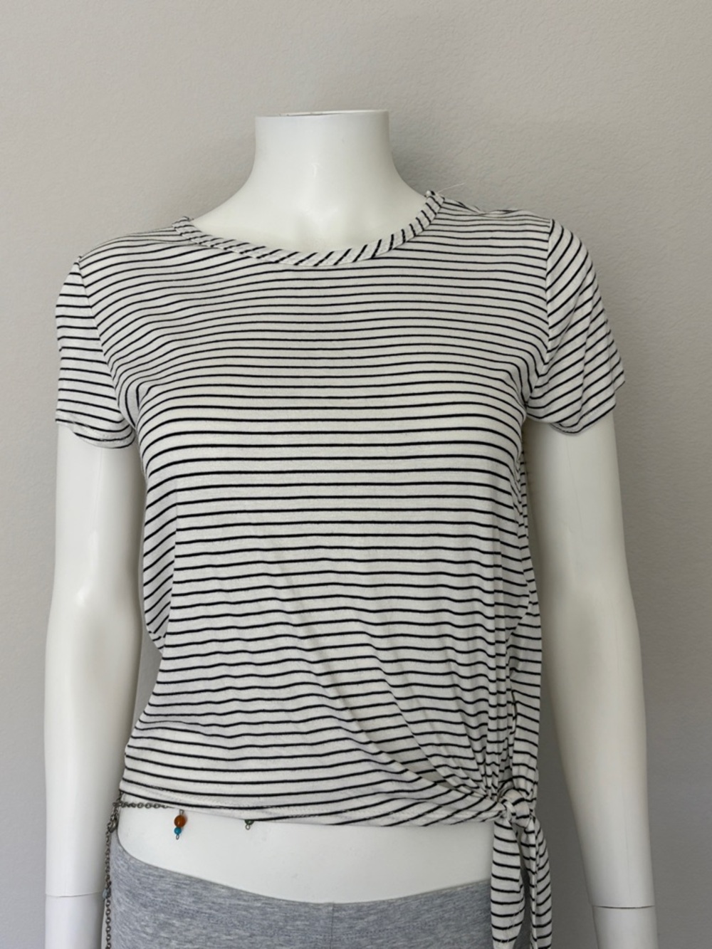 NWT M Medium Olivia Rae Striped Side-Tie Short Sleeve Top - White/Black